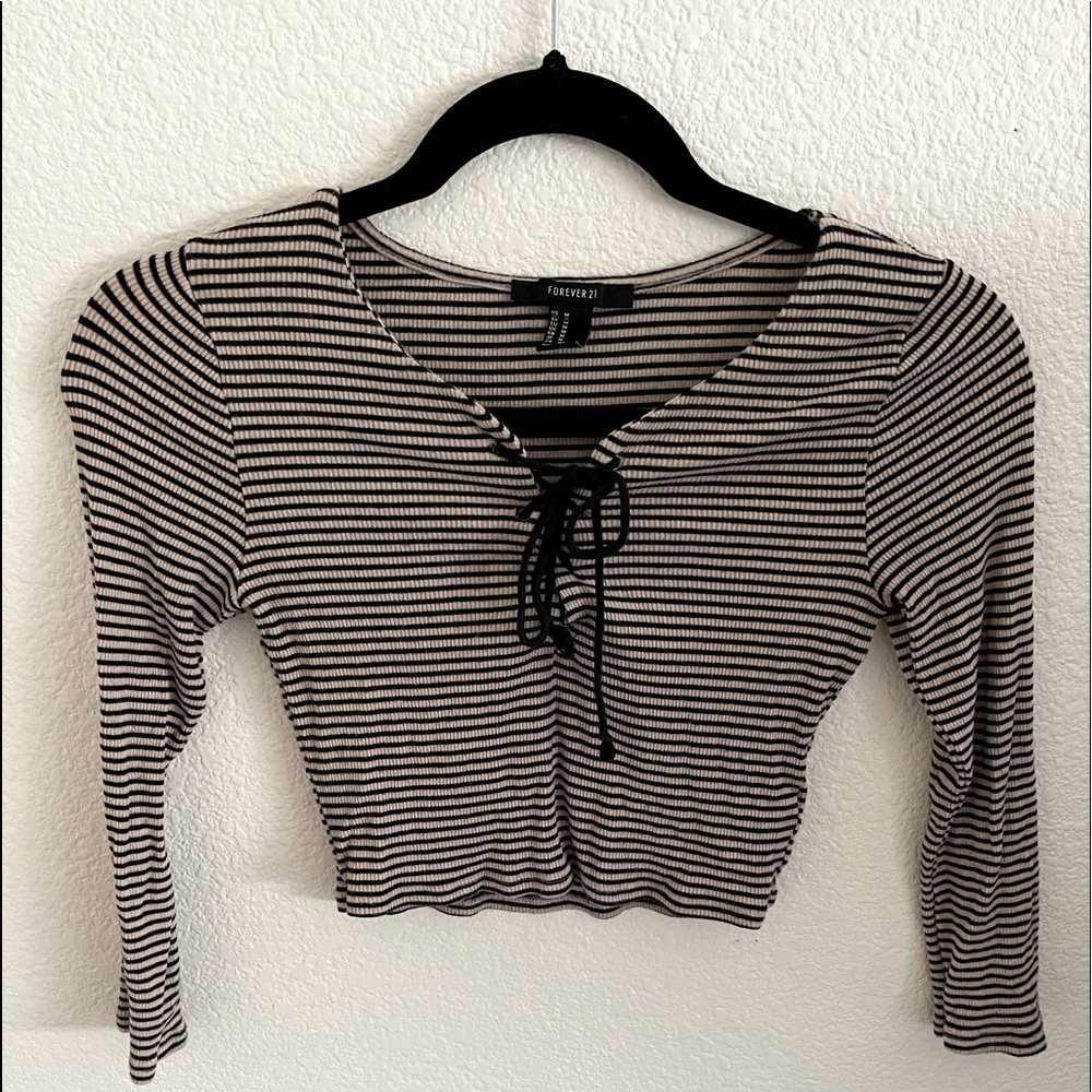 Stripped stringed long sleeved crop top